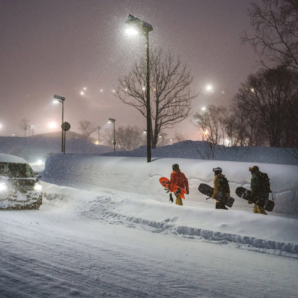 Niseko snowboarding night riding